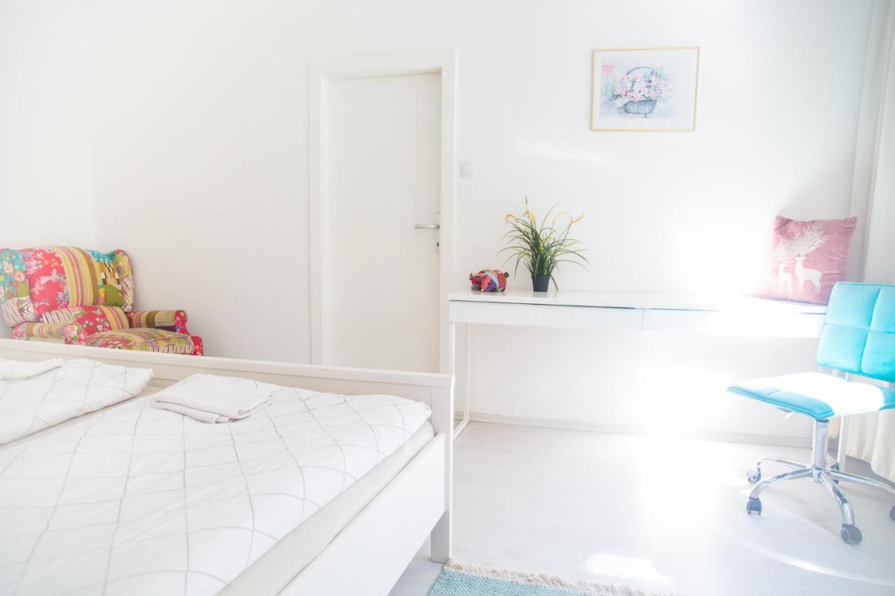 The White - Great Ferris Wheel Appartement *