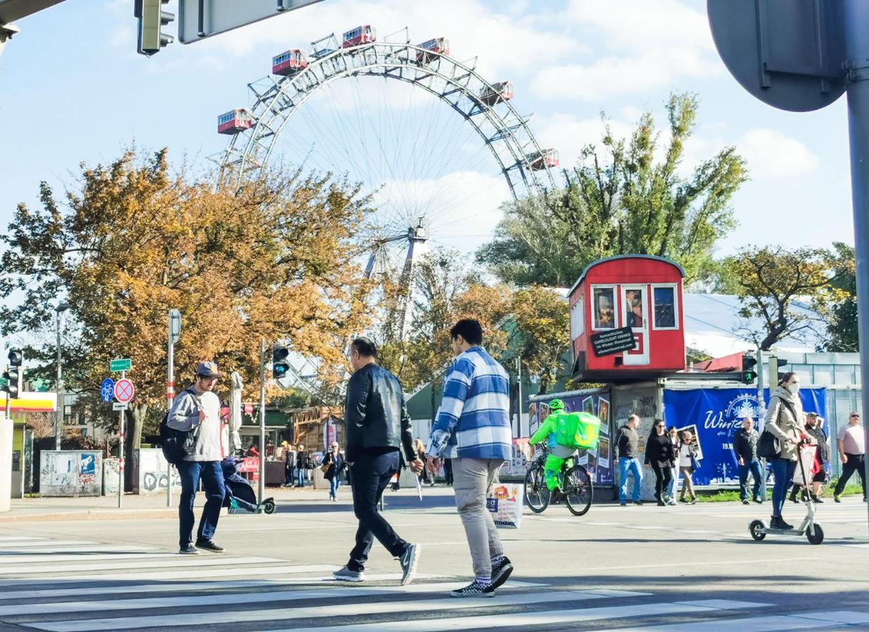 The White - Great Ferris Wheel Appartement *